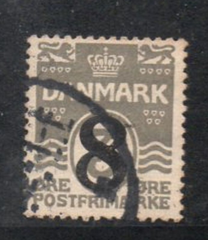 Denmark Sc 163 1921 8 ore overprint on 3 ore gray stam[ used