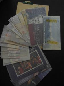 BRITISH COMMONWEALTH : Large accumulation of 650 Complete Booklets. Huge Retail.