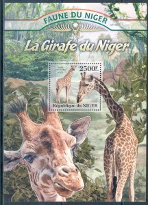 NIGER 2013 FAUNA OF AFRICA  GIRAFEE  SOUVENIR SHEET MINT NH