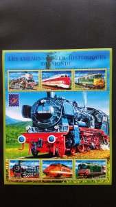 Trains and locomotives - Guinea 2001. - 2x SS complete ** MNH