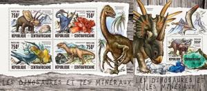 Z08 CA16404ab CENTRAL AFRICAN REPUBLIK 2016 Dinosaurs and minerals MNH Set