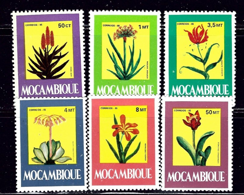 Mozambique 966-70A MNH 1985 Medicinal Plants    (ap2242)