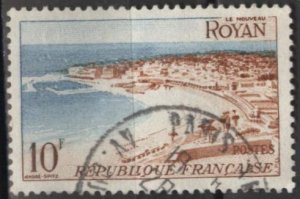 France 721 (used) 10fr beach at Royan (1954)