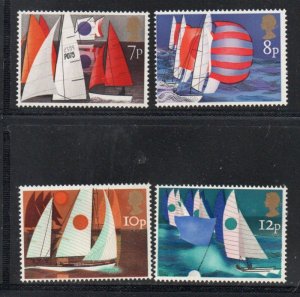 Great Britain  Sc  745-748 1975 Sailboats stamp set mint NH