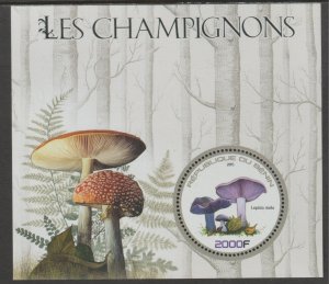 FUNGI  perf deluxe sheet with one CIRCULAR VALUE mnh