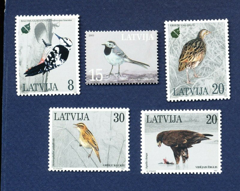 LATVIA - Scott 396-397, 437-438, 577 - FVF MNH - BIRDS - 1995-2003