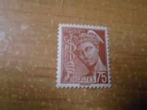 France  #  369    MH