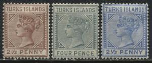 Turks Islands QV 1882-93 2-2 1/2d's and a 4d mint o.g.