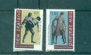 New Zealand - Sc# 1490-1. 1998 Statues. MNH $2.50.