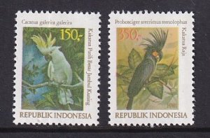 Indonesia  #1166a-b   MNH  1981  birds   cockatoo  stamps from sheet