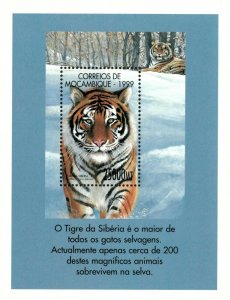 Mozambique 2000 - Wild Cats Siberian Tiger - Souvenir Sheet - Scott 1380 - MNH