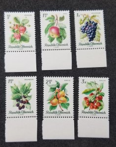 Austria Definitives Fruits 1966 Berries Apple Grape Strawberry (stamp margin MNH