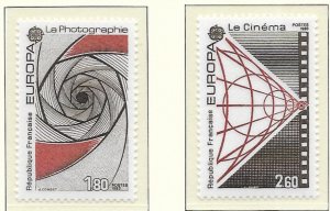 France -  Scott #1874-1875  -  VF - Mint Never Hinged (NH)