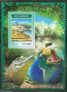 MOZAMBIQUE 2014 CROCODILE  SOUVENIR SHEET  MINT NH