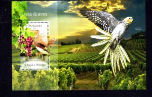 ST. THOMAS & PRINCE #2741 2014 BIRDS & GRAPES MINT VF NH O.G S/S