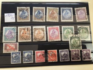 Hungary 1921 to 1925 mounted mint & used stamps A12870