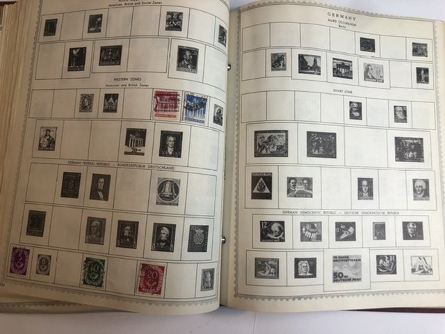 The New World Wide Postage Stamp Album Lots Of Old Stamps