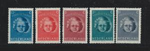 NETHERLANDS SC# B154-8 F-VF MNH 1945