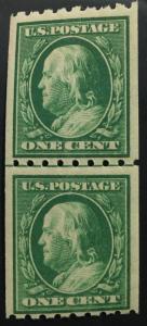 US #390 MNH Coil Linen Pair Benjamin Franklin SCV $72.50