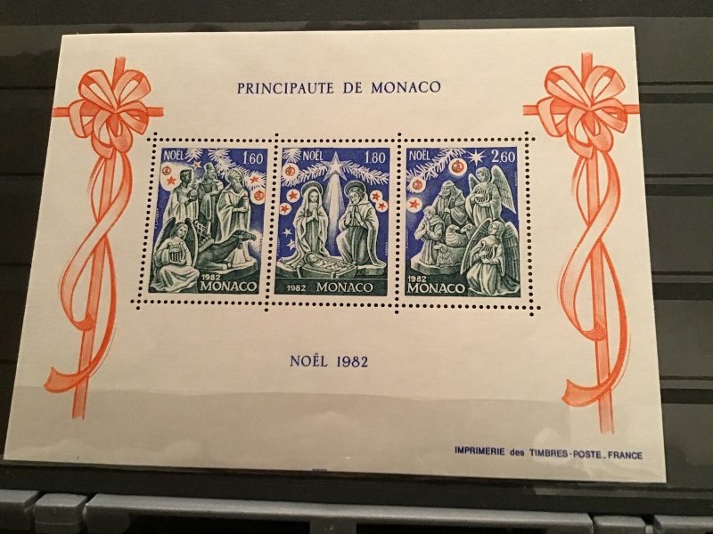 Monaco 1982 Christmas mint never hinged   stamps sheet R23934