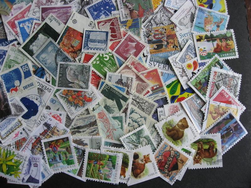 SWEDEN 300 different with some nice modern colorful & topcial, check em out!