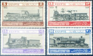 1933 locomotive. Lingues.