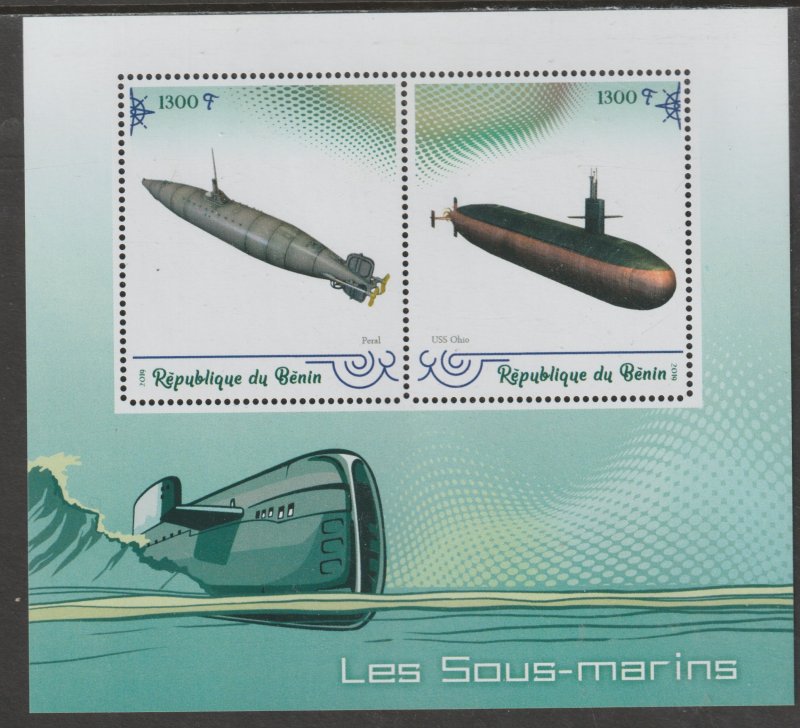 SUBMARINES  perf sheet containing two values mnh