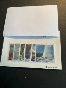 Stamps New Zealand Scott #1155-60 never hinged