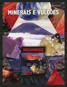 MOZAMBIQUE 2016 MINERALS & VOLCANOES SOUVENIR SHEET MINT NEVER HINGED