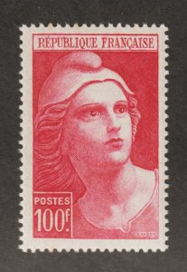 1945 France Sc# 556 - 100f - Beautiful Girl. MH Cv$10.00