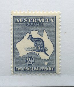 Australia 2 1/2d 1913 Kangaroo mint o.g. hinged