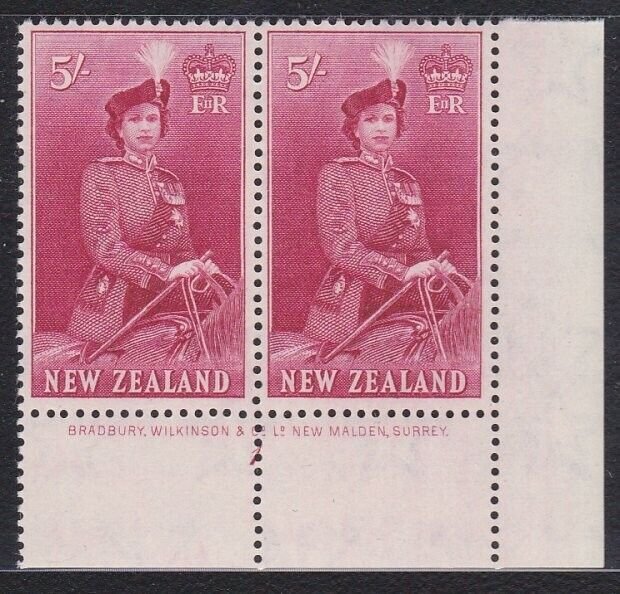 NEW ZEALAND 1953 Queen on Horseback 5/- MNH pair with imprint & plate #....A7102