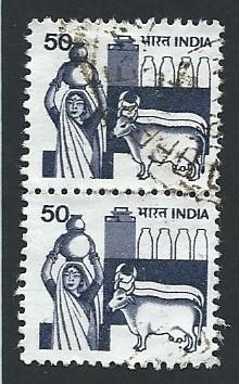 India Scott #914a 50p Dairy Industry Pair used