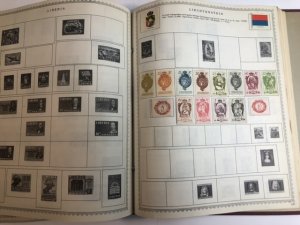 The New World Wide Postage Stamp Album Lots Of Old Stamps