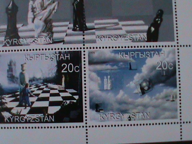 ​KYRGYZSTAN 1999 WORLD FAMOUS CLASSIC CHESS & CHESS BOARD-MNH-SHEET VF RARE