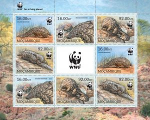 MOZAMBIQUE - 2013 - Pangolins - Perf  8v Sheet - Mint Never Hinged
