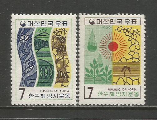 Korea   #657-58  MLH  (1969)  c.v. $3.20