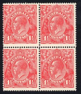 Australia 1924-5 SG 77b/c 1 1/2d scarlet HALEPENCE and thin RAL flaws UM