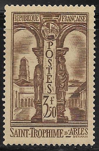 France Scott #302 View of St. Trophime VF - Unused (MH)