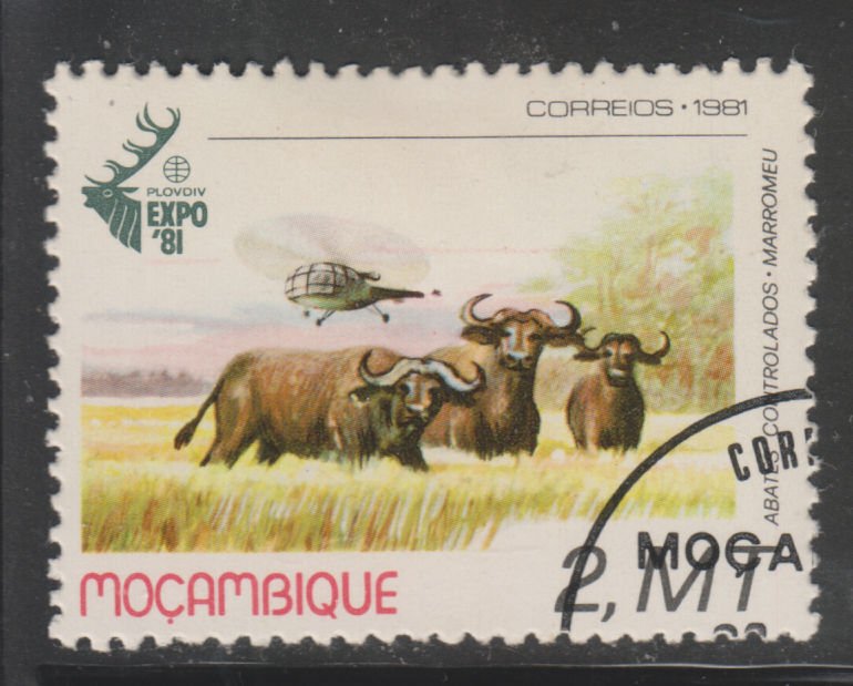 Mozambique 745 African Buffalo and Helicopter 1981