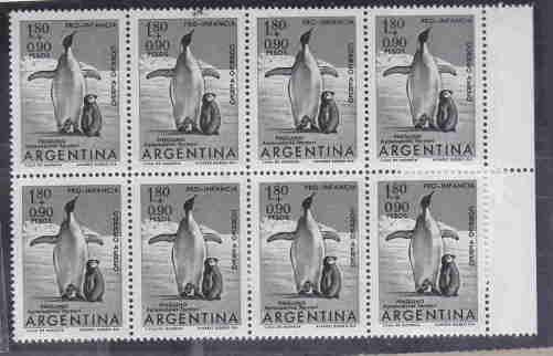 ARGENTINA MNH BLx8 PENGUIN VARIETY PLAIN ON MARGIN AAE4619