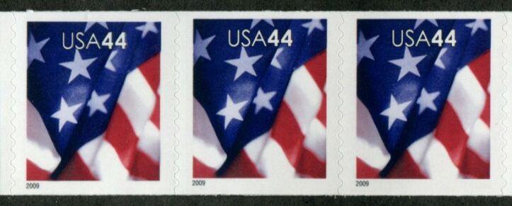 US Stamp #4392 MNH - US Flag Coil Strip of 3
