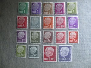 Saar, Scott# 263-282, MNH