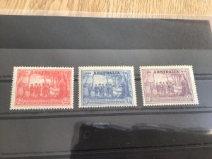 Australia 1937 mounted mint  stamps Ref 57227