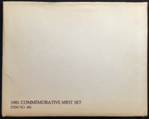 1981 USPS Commemorative Year Set w/Folder & 42 stamps SCV $13.80 L3