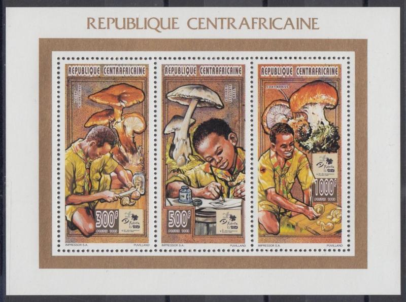 XG-AN759 CENTRAL AFRICAN - Mushrooms, 1995 Boy Scouts, Nature MNH Sheet