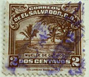 AlexStamps EL SALVADOR #560 VF Used 