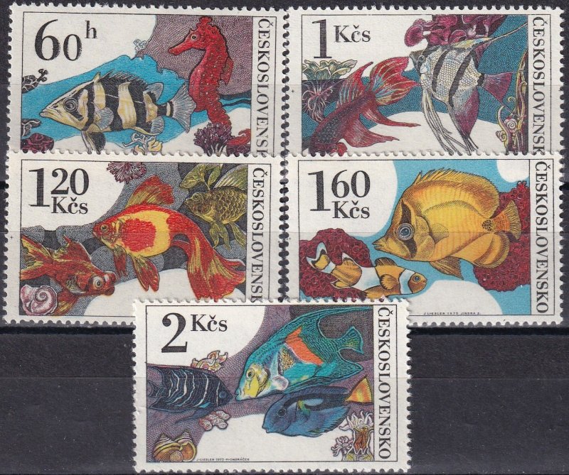 Czechoslovakia #2008-12 MNH CV $3.30  (Z6343)