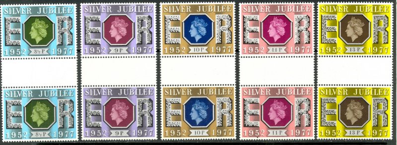 GREAT BRITAIN 1977 QE2 SILVER JUBILEE GUTTER PAIR Set Sc 810-814 MNH