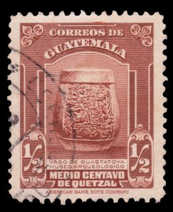 GUATEMALA STAMP 1942 SCOTT # 304. USED. # 3